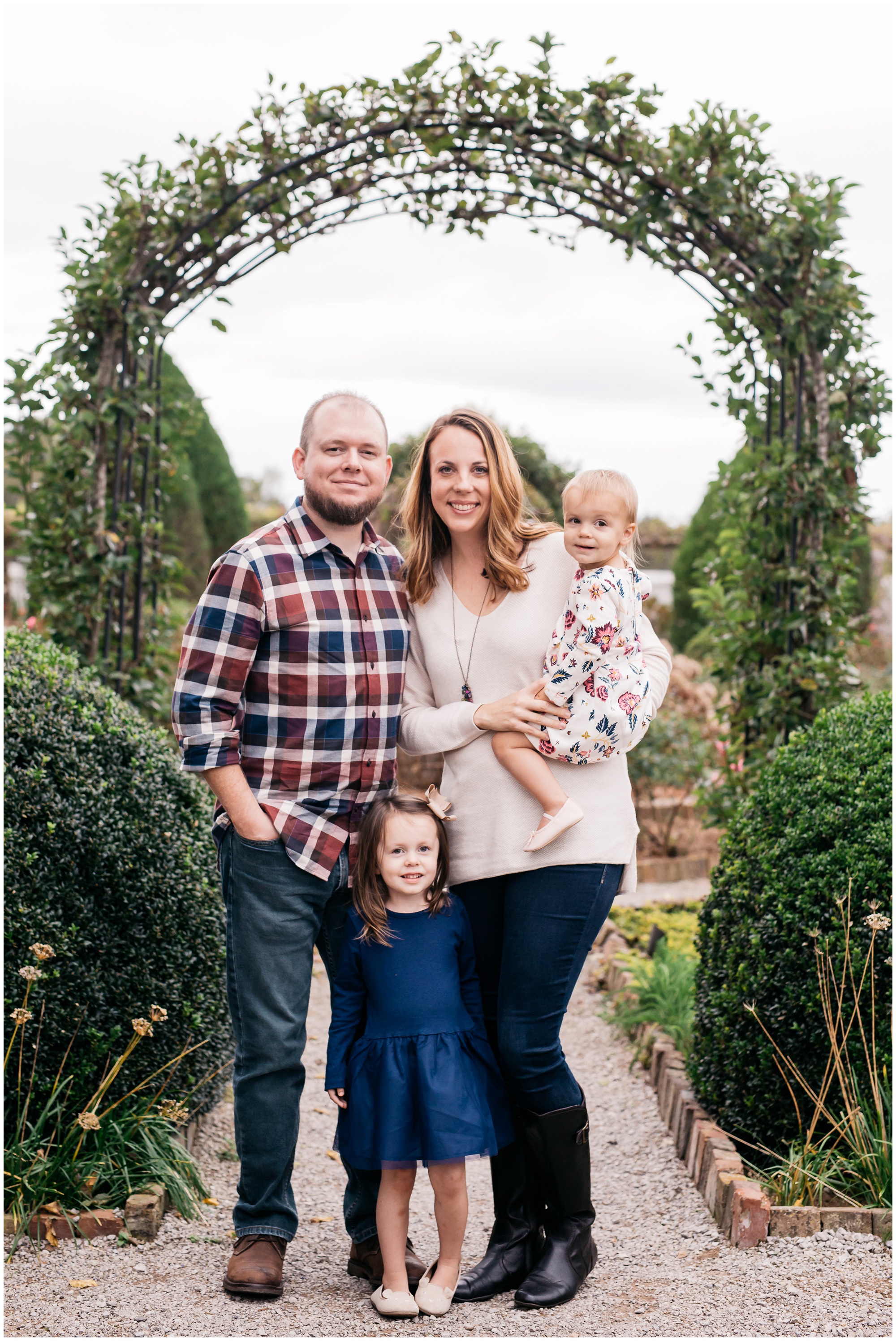 Nashville Fall Mini Sessions at Carnton Plantation in Franklin, TN by family photographer Meredith Teasley
